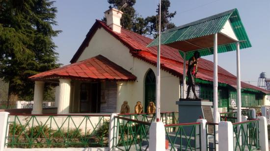  M.K.Gandhi statue in ashram campus / Image : The New Leam Staff