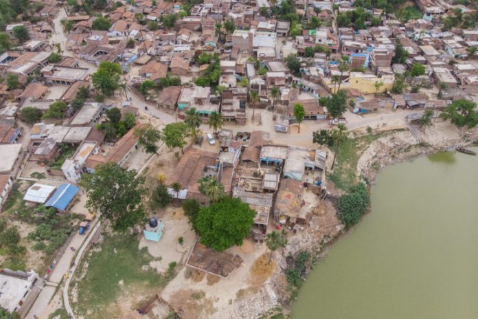 Bagmati river in Muzaffarpur. It flows across Bihar districts Darbhanga, Sitamarhi, Sheohar, Muzaffarpur and Khagaria. Photo by Metro Media/IWMI/Flickr.