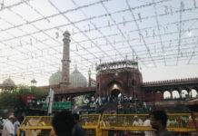 Delhi's iconic Jama Masjid amid Ramadan festivities.